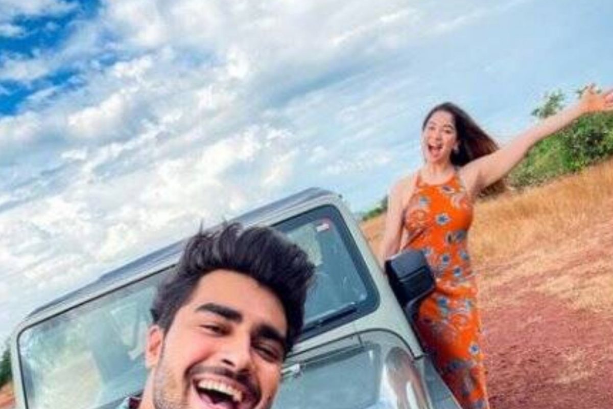 'त्या' व्यक्तीमुळे Sara Tendulkar पुन्हा चर्चेत, खास व्यक्तीसोबत दिसली लंडनमध्ये