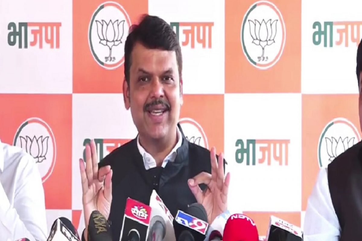 बैठकीवर बहिष्कार; बैठक संपताच पत्रकार परिषद घेत फडणवीसांचा ठाकरे सरकारला इशारा