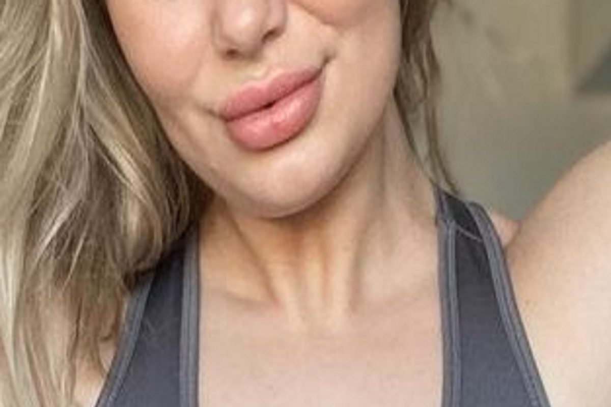 बापरे! 'या तरुणीच्या सुंदर ओठांमुळे देश धोक्यात', PHOTO पाहताच लोक दहशतीत