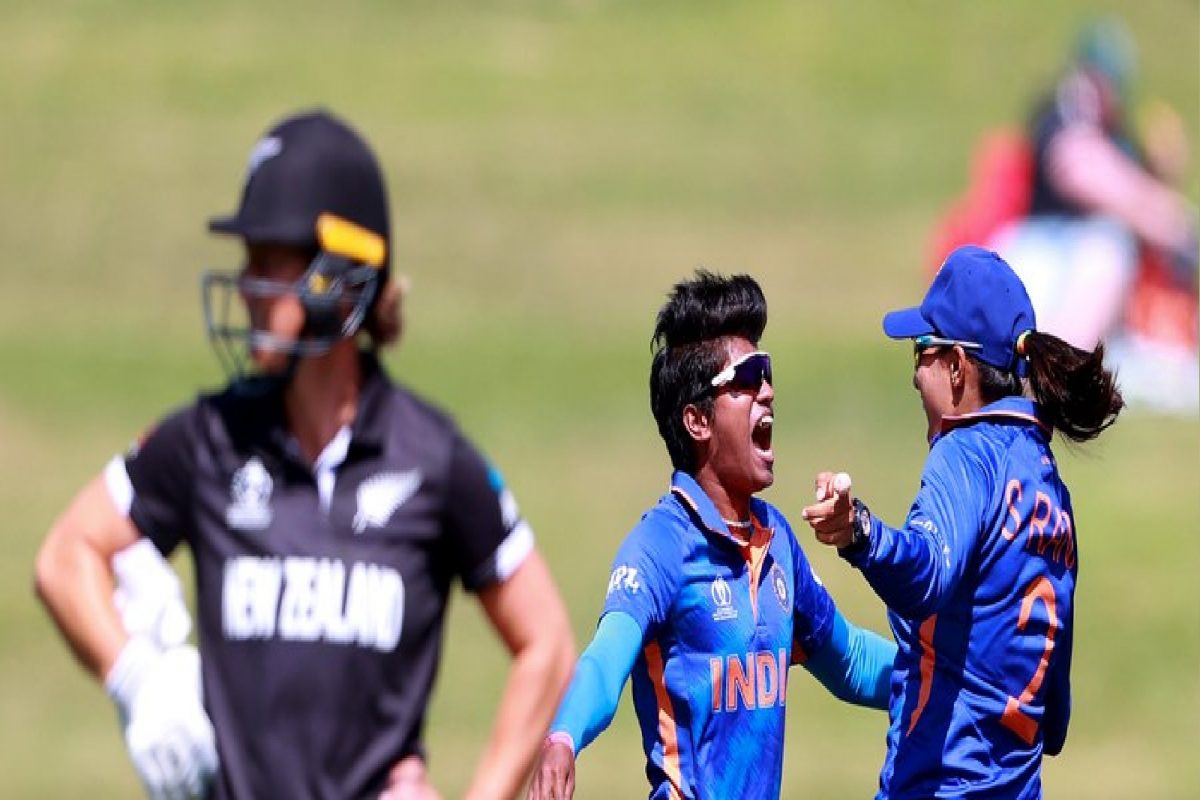 IND vs NZ : टीम इंडियाला दमदार फिल्डिंगमुळे मिळालं पहिलं यश, न्यूझीलंडची खराब सुरूवात VIDEO