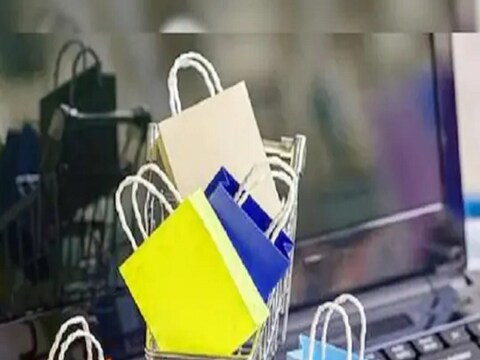 पेटीएम मॉल (Paytm Mall) आणि स्नॅपडील (Snapdeal) यांना भारतीय मानक ब्युरो (BIS) च्या नियमांचे उल्लंघन करून प्रेशर कुकर विकल्याबद्दल प्रत्येकी एक लाख रुपयांचा दंड ठोठावला आहे. या प्रेशर कुकरने घरगुती प्रेशर कुकरऑर्डर-2020 (QCO) चे पालन केले नाही.