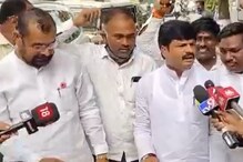 सदाभाऊ खोत आणि गोपीचंद पडळकरांना पोलिसांनी घेतलं ताब्यात सदाभाऊ खोत आणि गोपीचंद पडळकरांना पोलिसांनी घेतलं ताब्यात