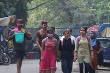 अनोळखी मुलींच्या अंगावर रंग टाकायला गेले तरुण; पुढे काय घडलं ते नक्की बघा, VIDEO