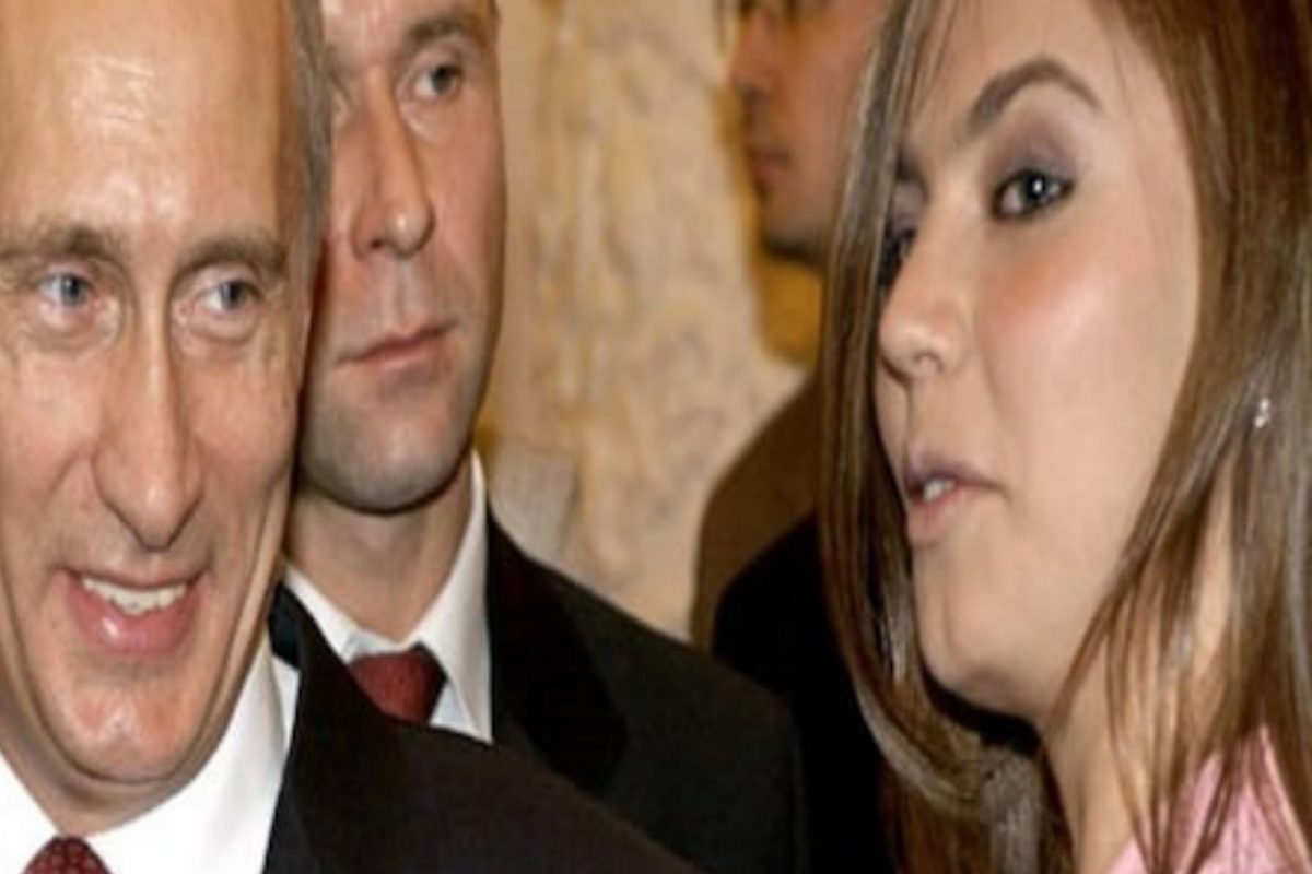 रशिया-युक्रेन युद्धात अडकली पुतिन यांची गर्लफ्रेंड; याठिकाणी 3 मुलांसह आलिशान व्हिलामध्ये लपली, विरोधात 50 हजार लोकांच्या याचिका