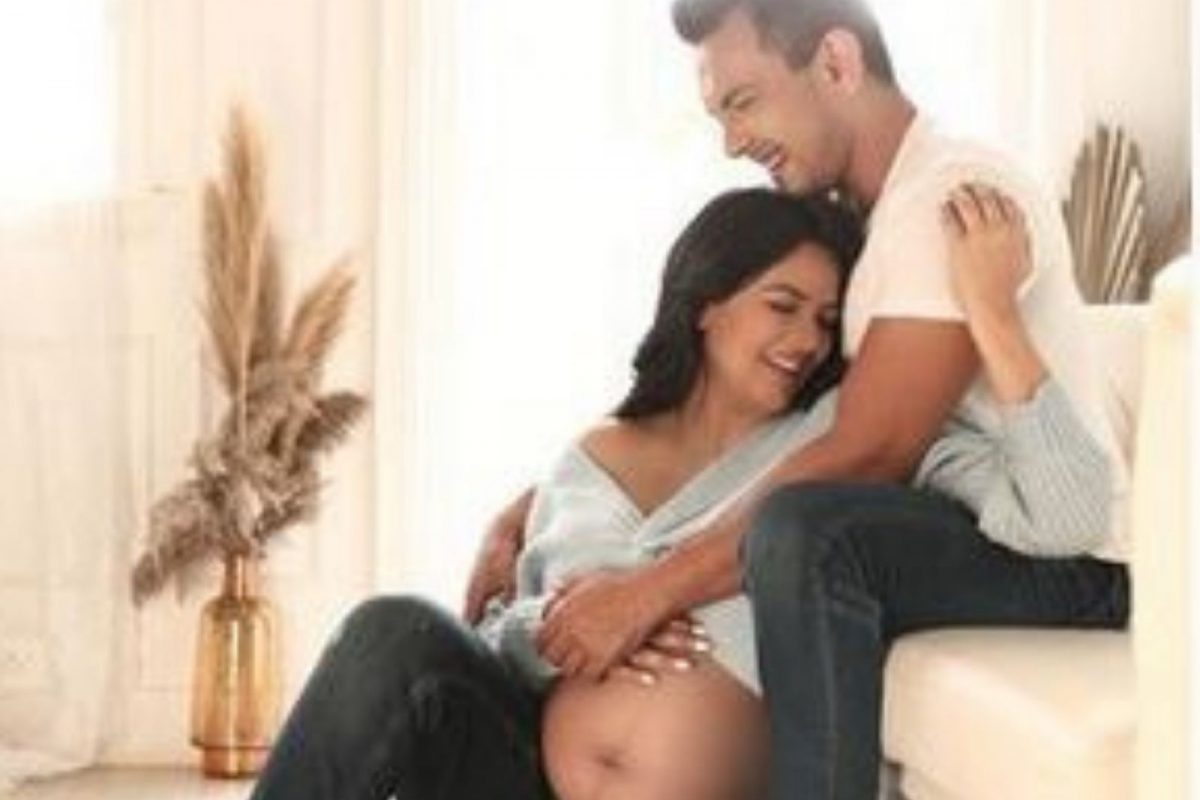 आदित्य नारायण-श्वेता अग्रवाल बनले आईबाबा, घरी गोंडस परीचं आगमन