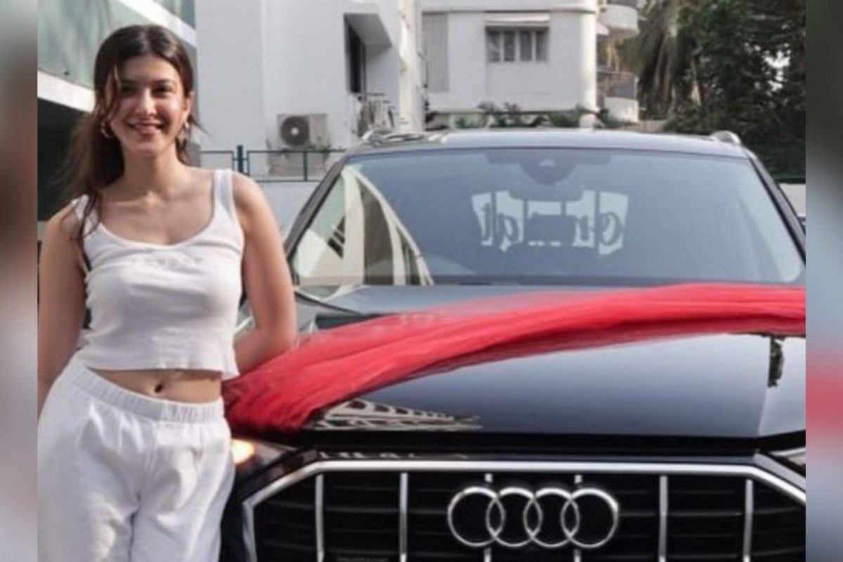 शनाया कपूरने बॉलिवूड डेब्यूपूर्वीच घेतली इतकी महागडी कार, किंमत वाचून व्हाल थक्क