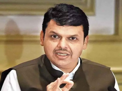 Devendra Fadnavis: महाविकास आघाडीसोबत हातमिळवणी करण्याच्या संदर्भातील ऑफर एमआयएमकडून देण्यात आली आहे. या ऑफरवर आता देवेंद्र फडणवीस यांची प्रतिक्रिया आली आहे.