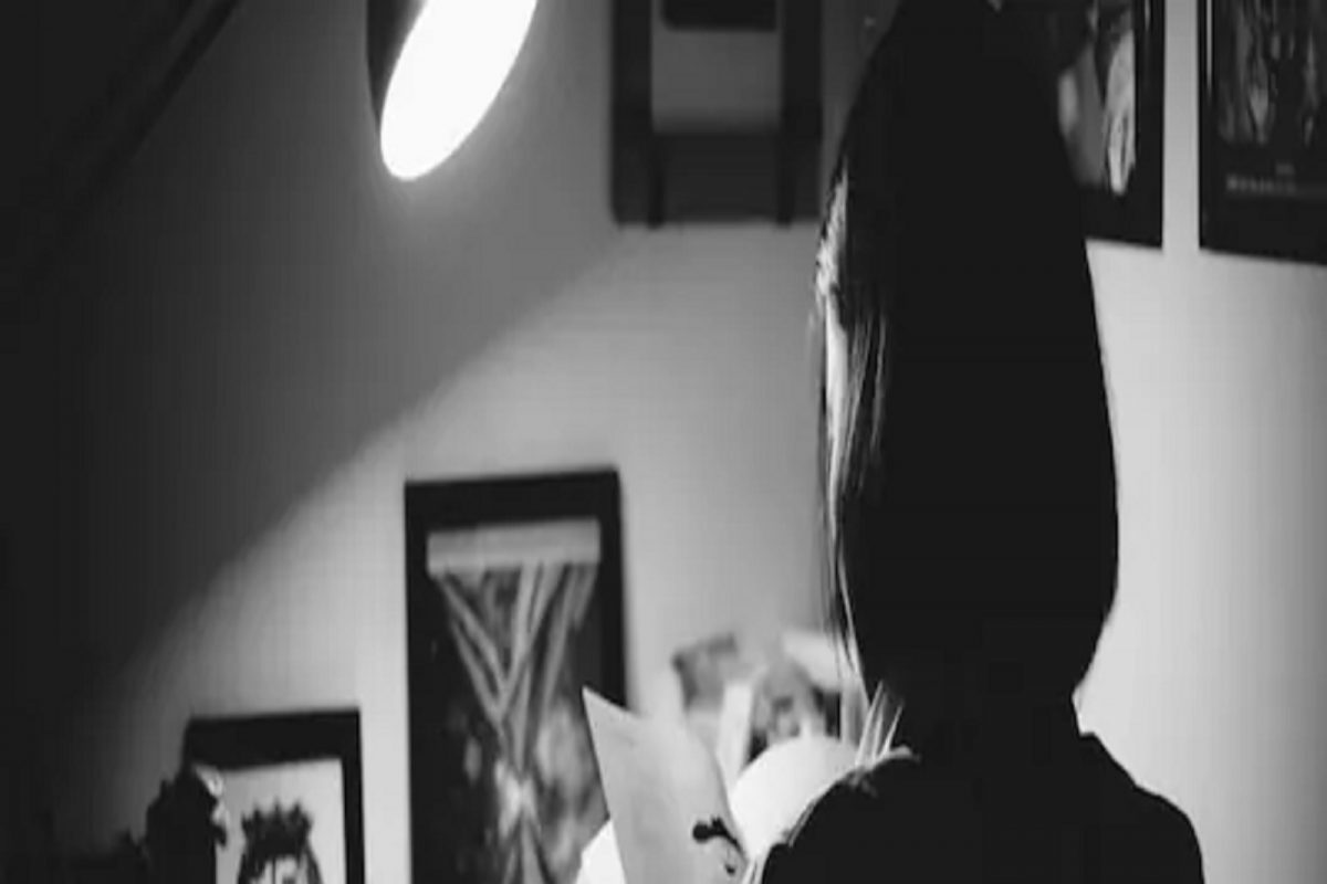 अदृश्य मुलीच्या प्रेमात पडला, ती बोलत तर होती पण दिसत नव्हती! असं जुळवलं तुटणारं नातं