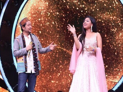 पवनदीप आणि अरुणीता दोघांनी एकत्र इंडियन आयडल 12 (Indian Idol 12) मध्ये सहभाग घेतला होता. हा सीझन संपून बरेच दिवस झाले मात्र त्यांच्या नात्याची चर्चा अजूनही आहे.