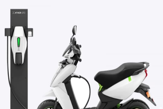 Electric Scooter खरेदी करायची आहे? या 3 स्कूटर ठरतील चांगला पर्याय