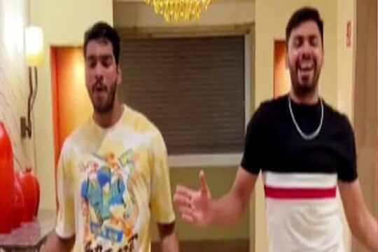 IPL 2022 : टीम इंडियाच्या खेळाडूंचा 'हबीबो' गाण्यावर दमदार डान्स Video Viral