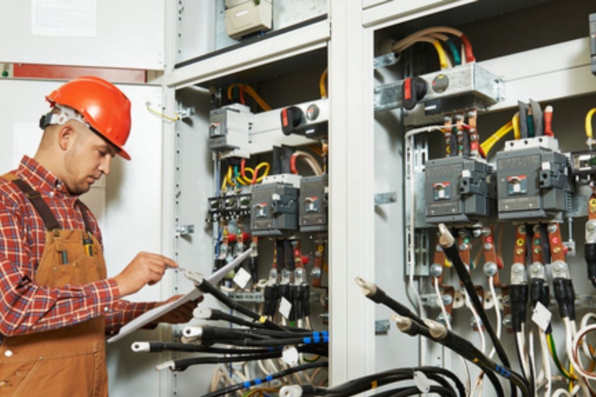 अप्रेंटिसशिप का फायद्याची असते