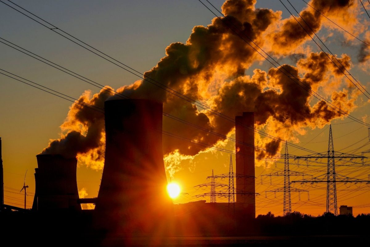 वीज संकटाच्या पार्श्वभूमीवर मोदी सरकारचा मोठा निर्णय; वेळेत कोळसा पोहोचवण्यासाठी 657 प्रवासी गाड्या रद्द