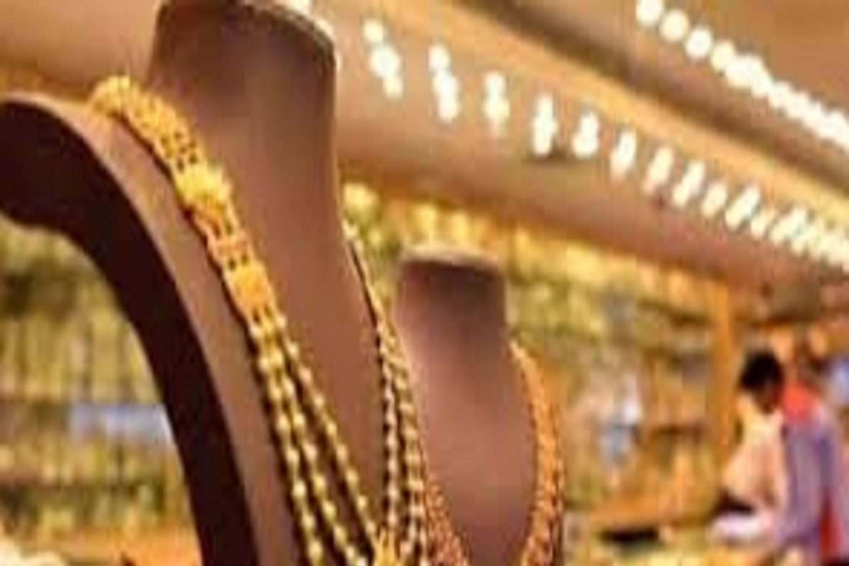 Gold Price Today: सोन्याच्या दरात आज वाढ, चांदीही महागली; चेक करा नवीन दर