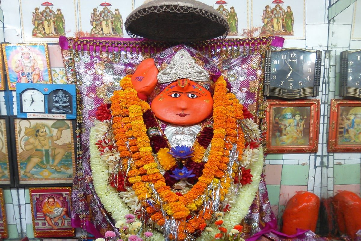 Famous Temples: तुटलेलं हाड जोडतो इथला हनुमान; प्रसिद्ध मंदिराविषयी माहीत आहे का?