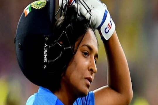 Women's World Cup : जखमी हरमनप्रीत ऑस्ट्रे्लिया विरूद्ध खेळणार का? स्मृतीनं दिलं अपडेट