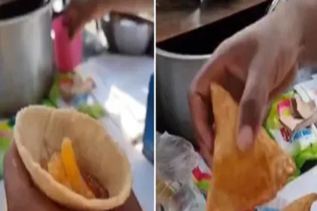 जिलेबी आणि सामोशाचा विचित्र कॉम्बो; VIRAL VIDEO पाहून चिडले नेटकरी