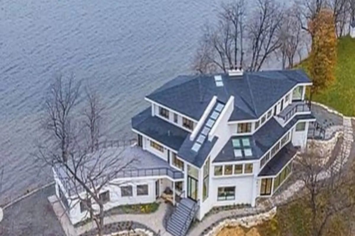 50 कोटींच्या आलिशान महालाला मिळेना ग्राहक! स्वप्नवत वाटणाऱ्या घराचं किचन पाहून छी थू करतात खरेदीदार!