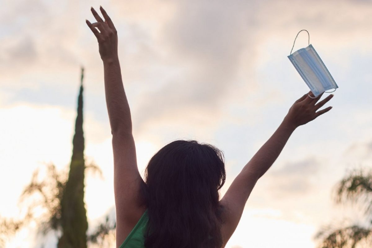 Mask mandatory rules in Maharashtra : गुढीपाडव्याआधी मास्कमुक्ती झाली; अखेर नव्या वर्षात घेता येणार मोकळा श्वास