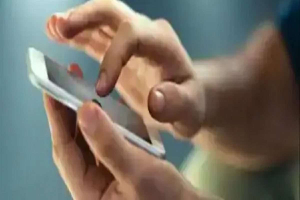 Smartphone वाचवेल तुमचा जीव! अपघात झाला तर थेट इमरजन्सी नंबरवर कॉल