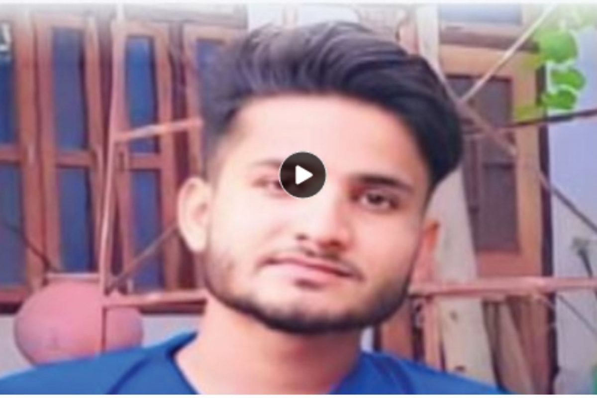 डोक्यावर बंदूक ठेवून सेल्फी घेत होता; क्लिक करण्याऐवजी ट्रिगरच दाबला, चिंधड्या उडाल्या..