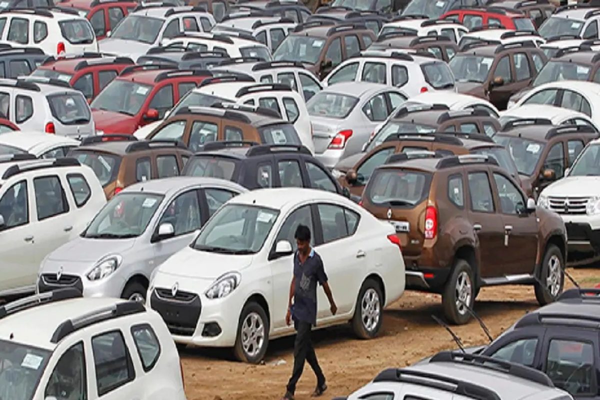 जुनी कार विकून चांगली किंमत मिळवायची आहे? फॉलो करा या सोप्या टिप्स