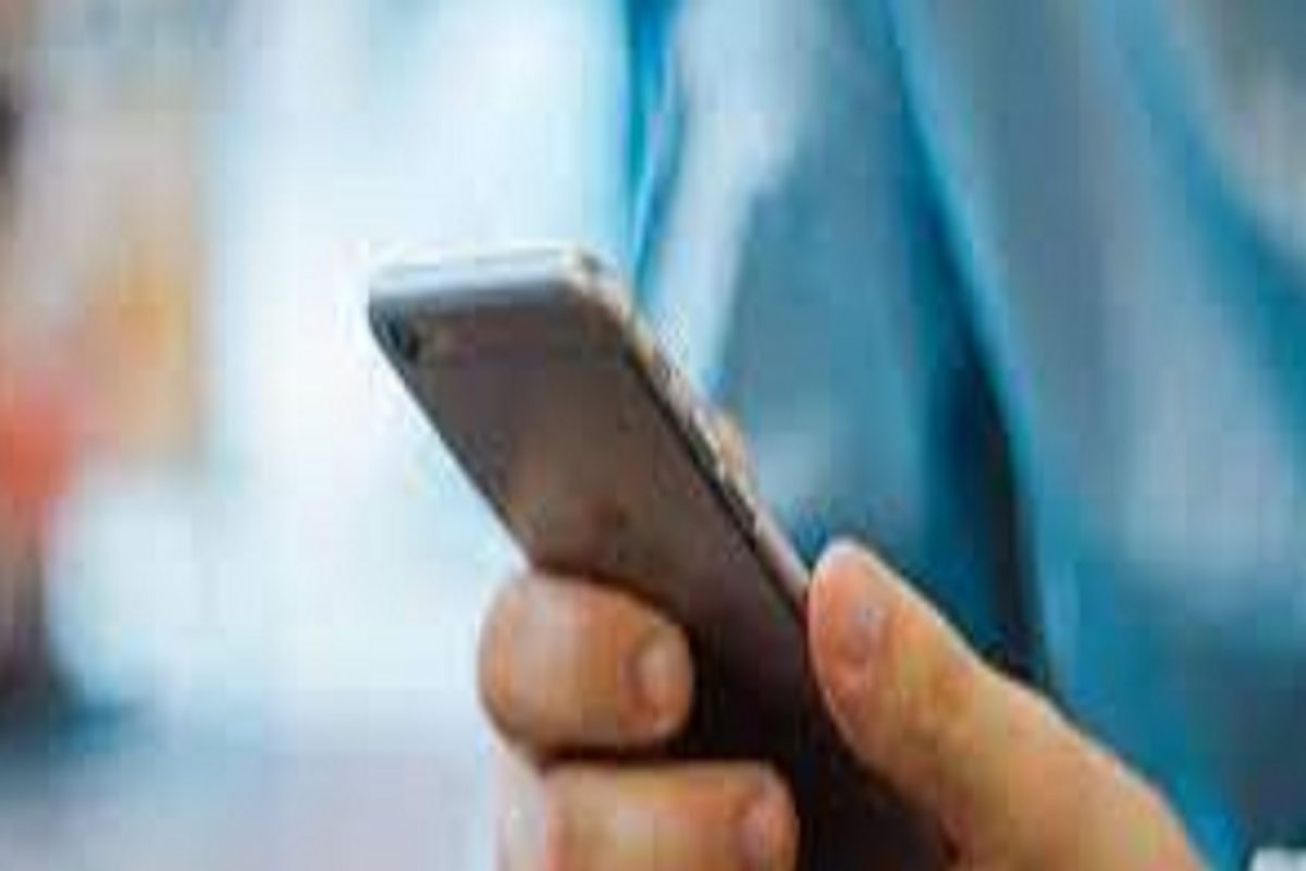 जर तुम्ही स्मार्टफोन युजर असाल, तर सेटिंगमध्ये जाऊन मॅन्युअली ऑपरेट करू शकता. त्याशिवाय कॉल सेटिंगमध्ये नेटवर्क टाइपही बदलू शकता. चांगल्या ऑप्शन नेटवर्क टाइपला ऑटोवर ठेवता येतं.