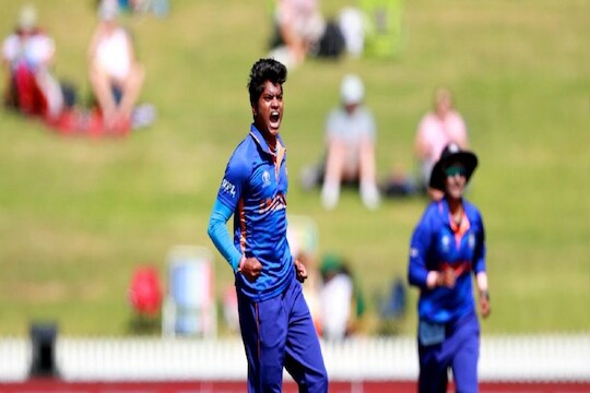 Women's World Cup : 1 रन आऊट आणि  4 विकेट्स, टीम इंडियाला मिळाली नवी सुपरस्टार