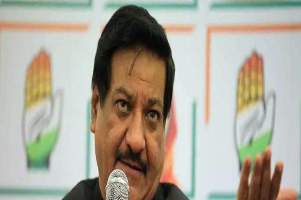 पृथ्वीराज चव्हाण मोठा निर्णय घेण्याच्या तयारीत असल्याच्या उलट सुलट चर्चा सध्या सुरू आहेत.