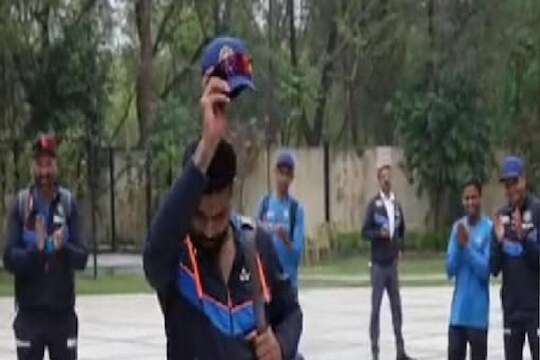IND vs SL : मोहालीचा 'किंग' जडेजाचं टीम इंडियानं केलं जंगी स्वागत, पाहा VIDEO
