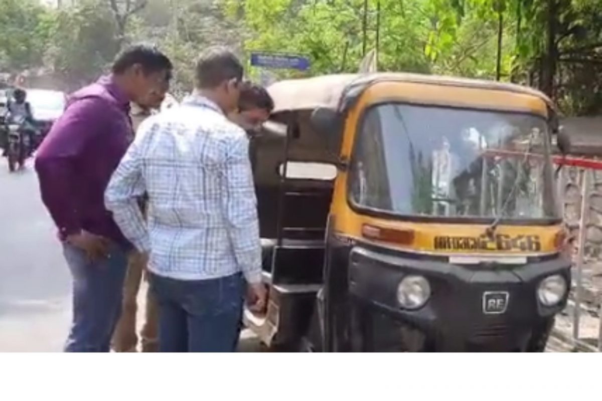 घाटकोपरमधून गोरेगाव फिल्म सिटीपर्यंत रिक्षेने ड्रग्सचा सप्लाय; मुंबई पोलिसांनी 4 जणांना केली अटक