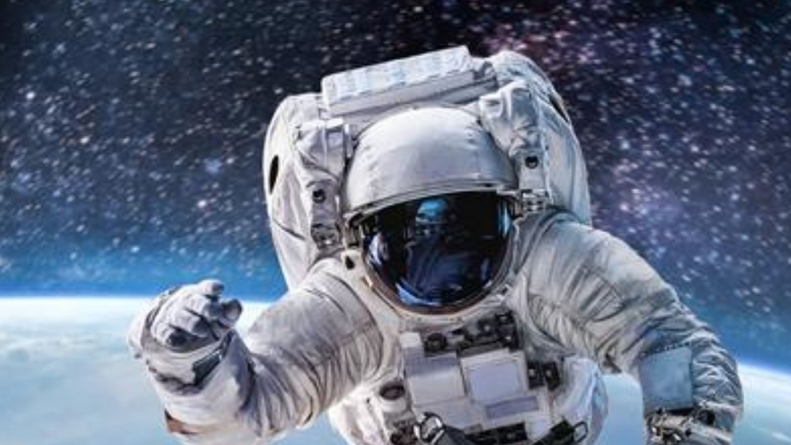 Зарплата космонавтов в 2023 россии месяц