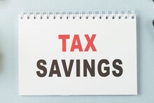 Tax Benefits : तुमच्या पैशाची होऊ शकते बचत; 'या' पद्धतीने टॅक्स वाचवू शकता