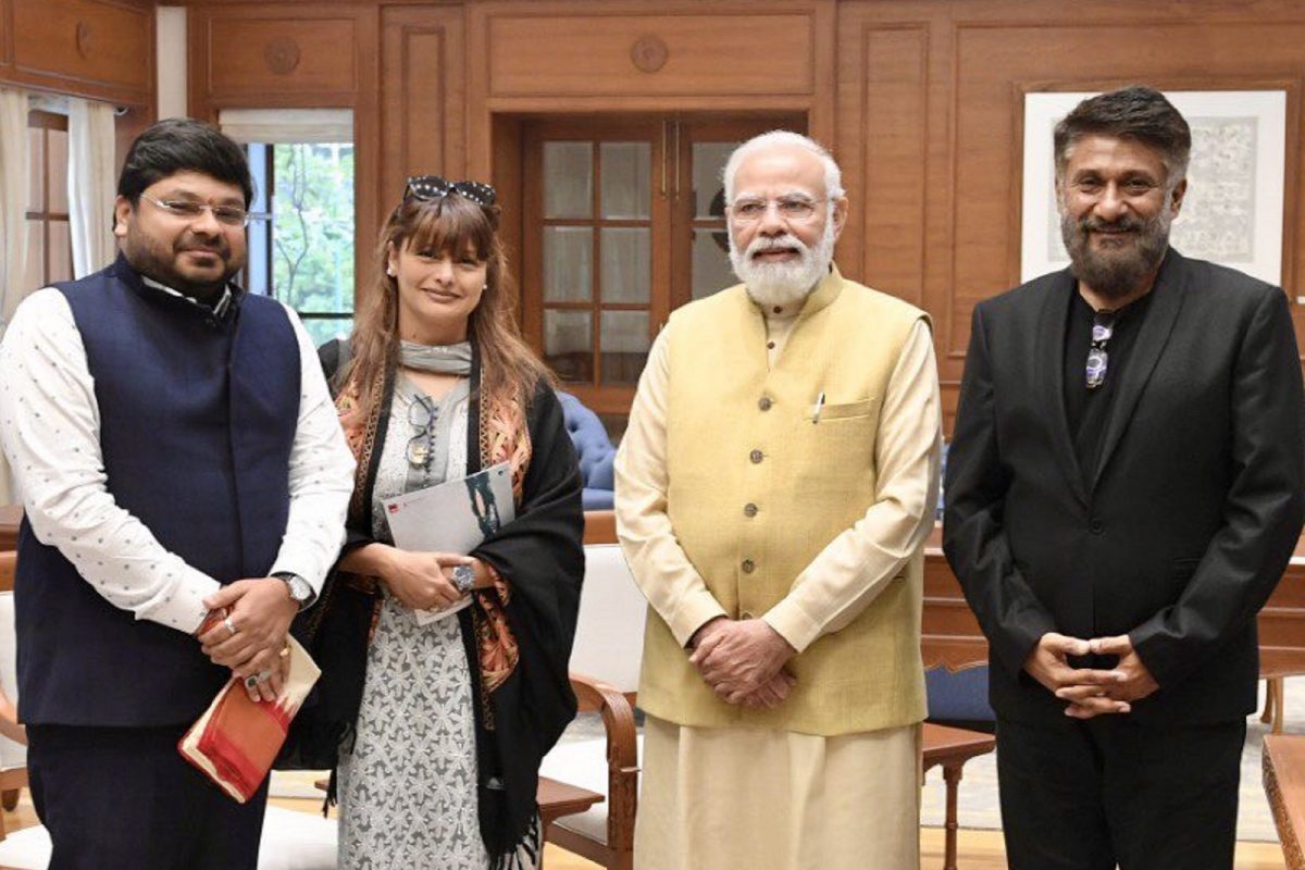 PM Modi यांनी केलं The Kashmir Filesचे कौतुक, सिनेमाच्या टीमची घेतली भेट