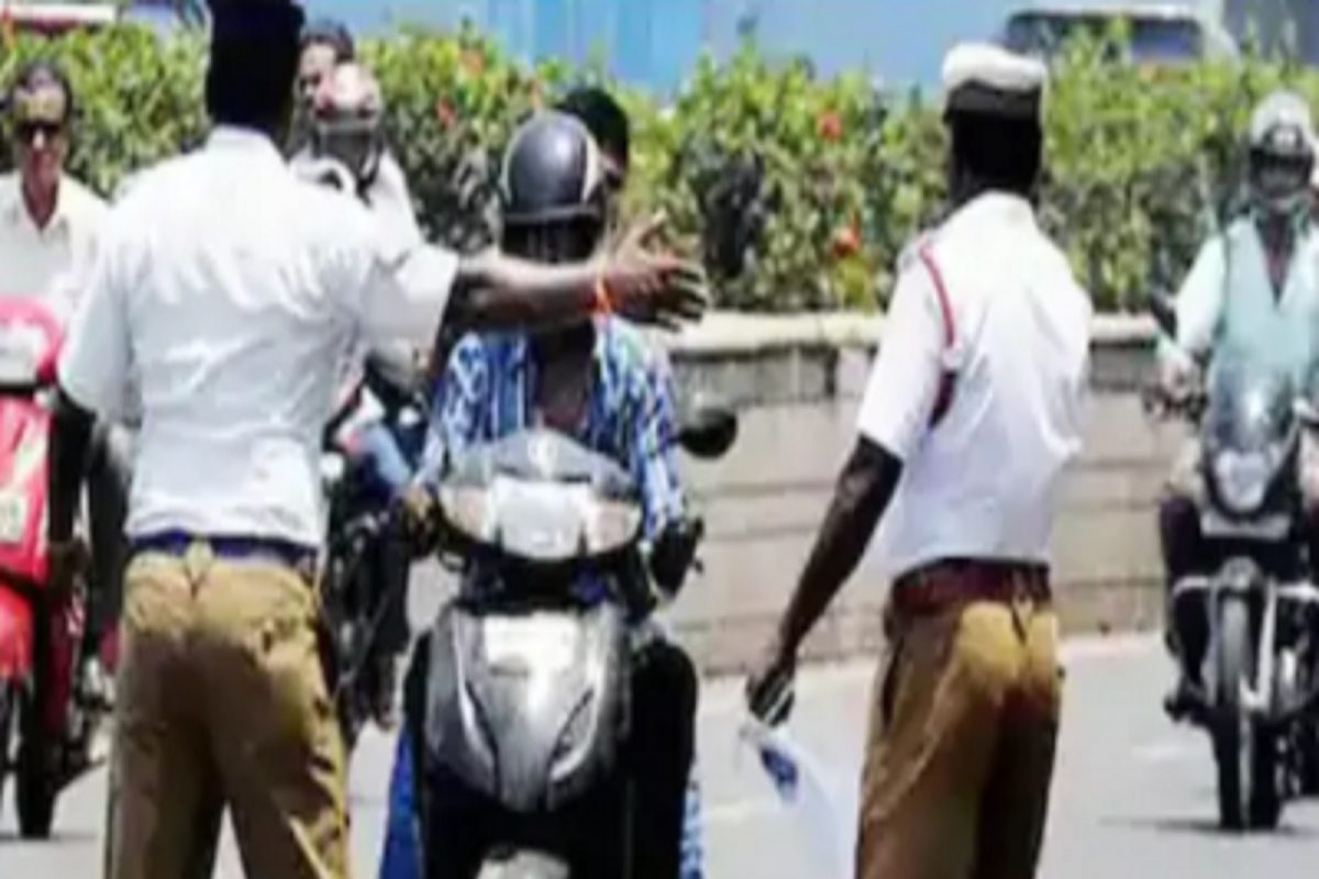 सरकारने वाहनांसाठी जारी केला नवा नियम, या दोन गोष्टींशिवाय चालवता येणार नाही गाडी