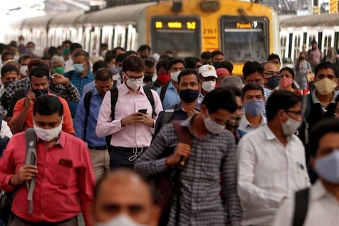 कोरोना रुग्णसंख्येत वाढ; मुंबईत पुन्हा निर्बंध? पालकमंत्र्यांनी केलं मोठं विधान (File Photo)
