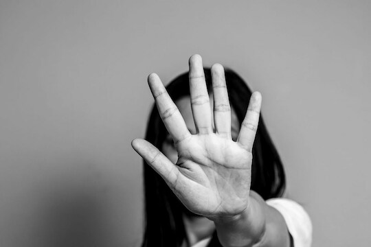 स्वातंत्र्याच्या 75 वर्षांनंतरही देशातील 70 टक्के महिलांची ही स्थिती; राष्ट्रीय सर्वेक्षणात समोर आली धक्कादायक बाब