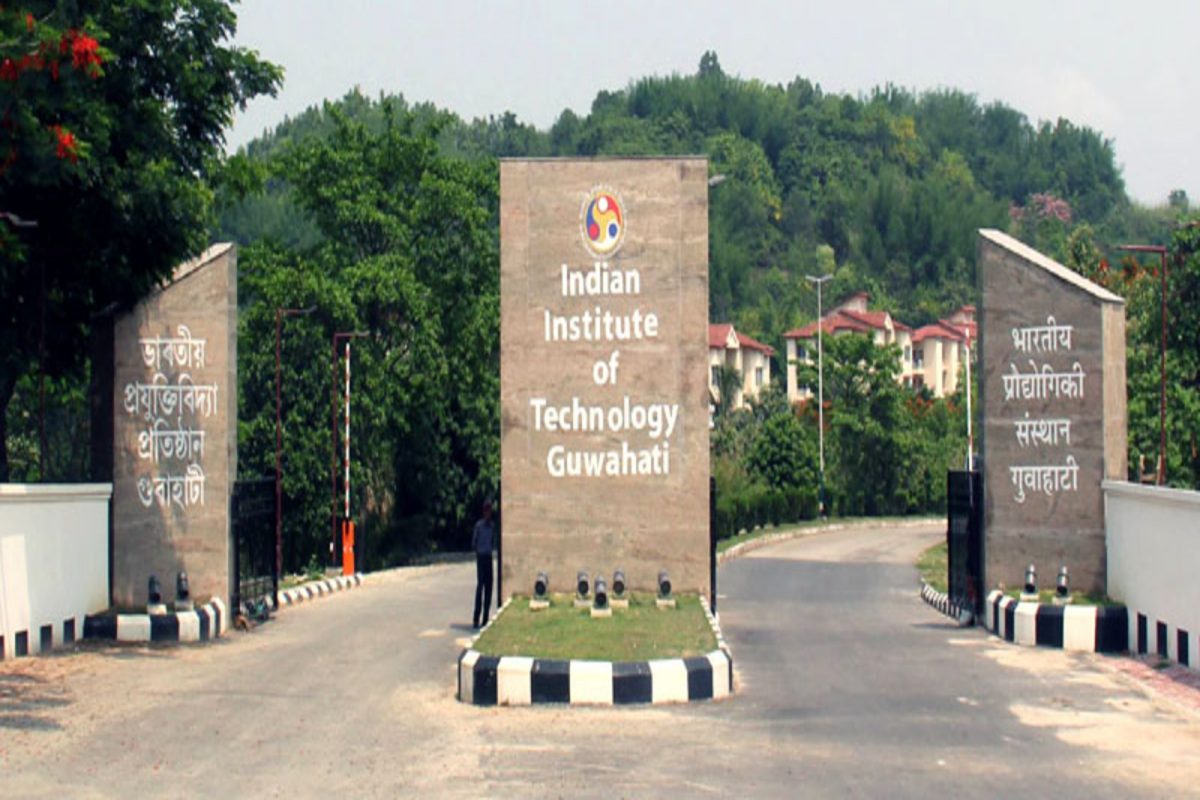 IIT गुवाहाटीचं इलेक्ट्रिक वाहनांसाठी नवीन तंत्रज्ञान, हवामानानुसार मिळणार फायदे