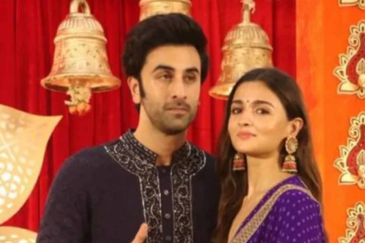 Alia Bhatt लग्नात परिधान करणार 'या' दोन प्रसिद्ध डिझायनरनं तयार केलेला Dress