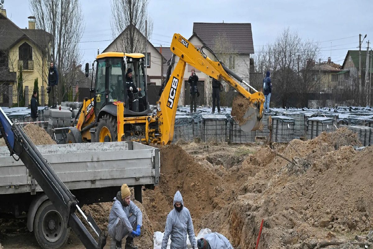 रशियन सैनिकांकडून युक्रेनी महिलांसोबत सैतानी कृत्य, अत्याचारांबद्दल वाचलं तरी होईल थरकाप