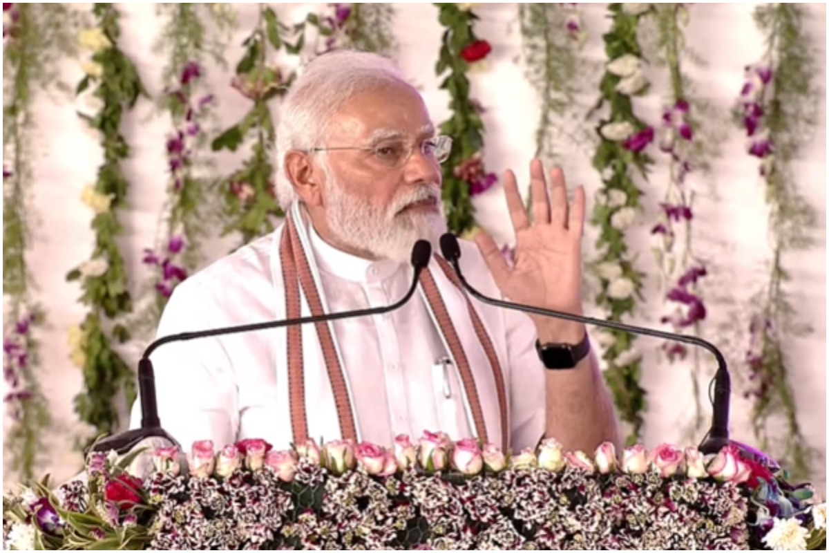 जम्मू-काश्मीरमध्ये पंतप्रधान म्हणाले, 'तुमच्या पूर्वजांनी जगलं तसं आयुष्य तुमच्या वाट्याला मी येऊ देणार नाही'