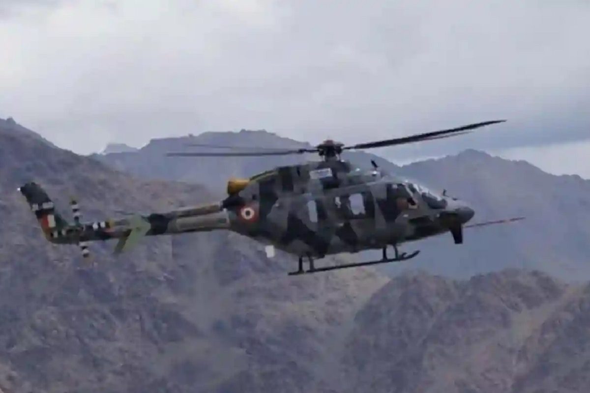 आपल्या जवानाचं लग्न, सैन्याने नवरदेवाला गावी पाठवले थेट हेलिकॉप्टरने!