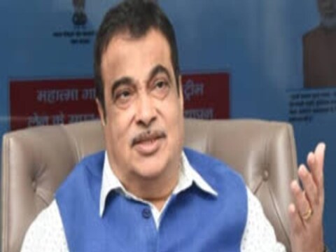राष्ट्रीय स्वयंसेवक संघ (RSS) हा फक्त हिंदूंसाठी नाही. मुळात संघात असा विचार कधीच शिकवला जात नाही, असं मला खुद्द रतन टाटांना (Ratan Tata) समजावून सांगावं लागलं होतं, अशी आठवण केंद्रीय मंत्री नितीन गडकरी (Union Minister Nitin Gadkari) यांनी सांगितली. 