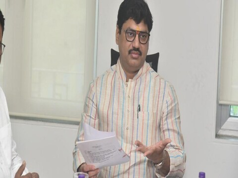 Dhananjay Munde Health update: मंत्री धनंजय मुंडे यांच्या प्रकृतीबाबत अजित पवारांनी दिली महत्त्वाची अपडेट