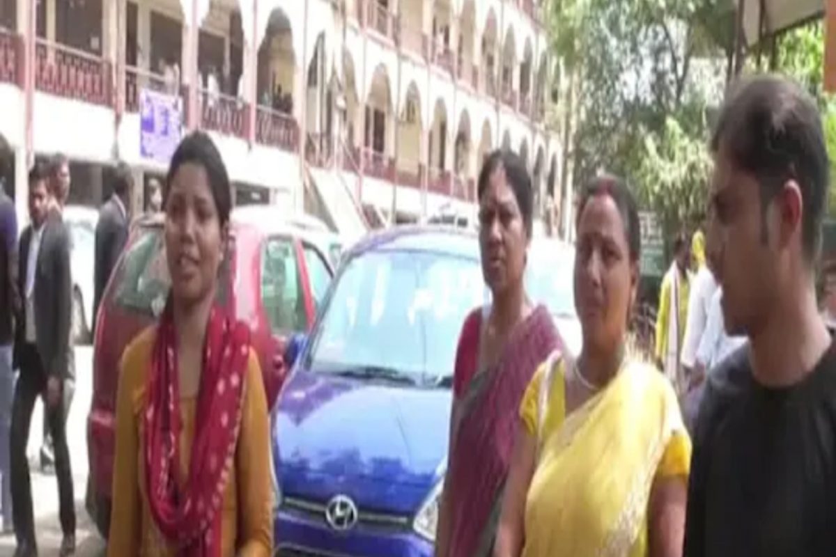 विवाहित असूनही केला दुसरा विवाह, घटस्फोटापर्यंत पोहोचले प्रकरण; कोर्टात सुरू झाला हाणामारीचा हाय व्होल्टेज ड्रामा