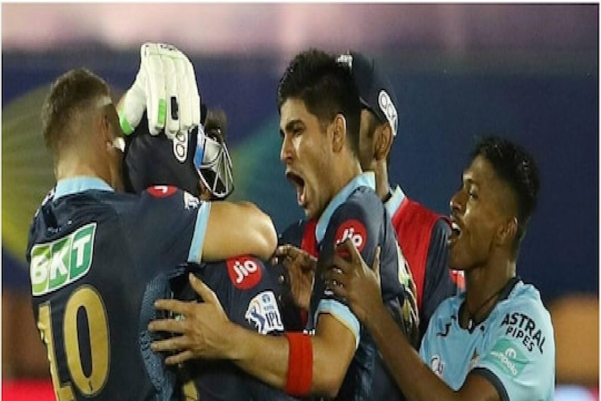 IPL 2022 : टीम बदलली, स्टाईल नाही! तेवातियानं केली धोनीची बरोबरी