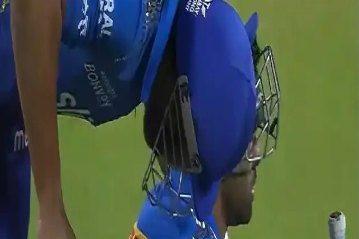 IPL 2022 : मैदानात हताश बसलेल्या सूर्याला पोलार्डनं दिला धीर, VIDEO मध्ये पाहा नेमकं काय घडलं!