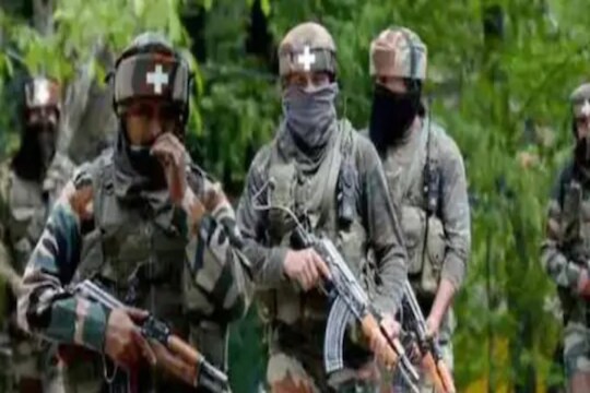 PM Modi यांच्या जम्मू-काश्मीर दौऱ्यापूर्वी मोठा दहशतवादी हल्ला, एक जवान शहीद तर 4 दहशतवाद्यांचा खात्मा