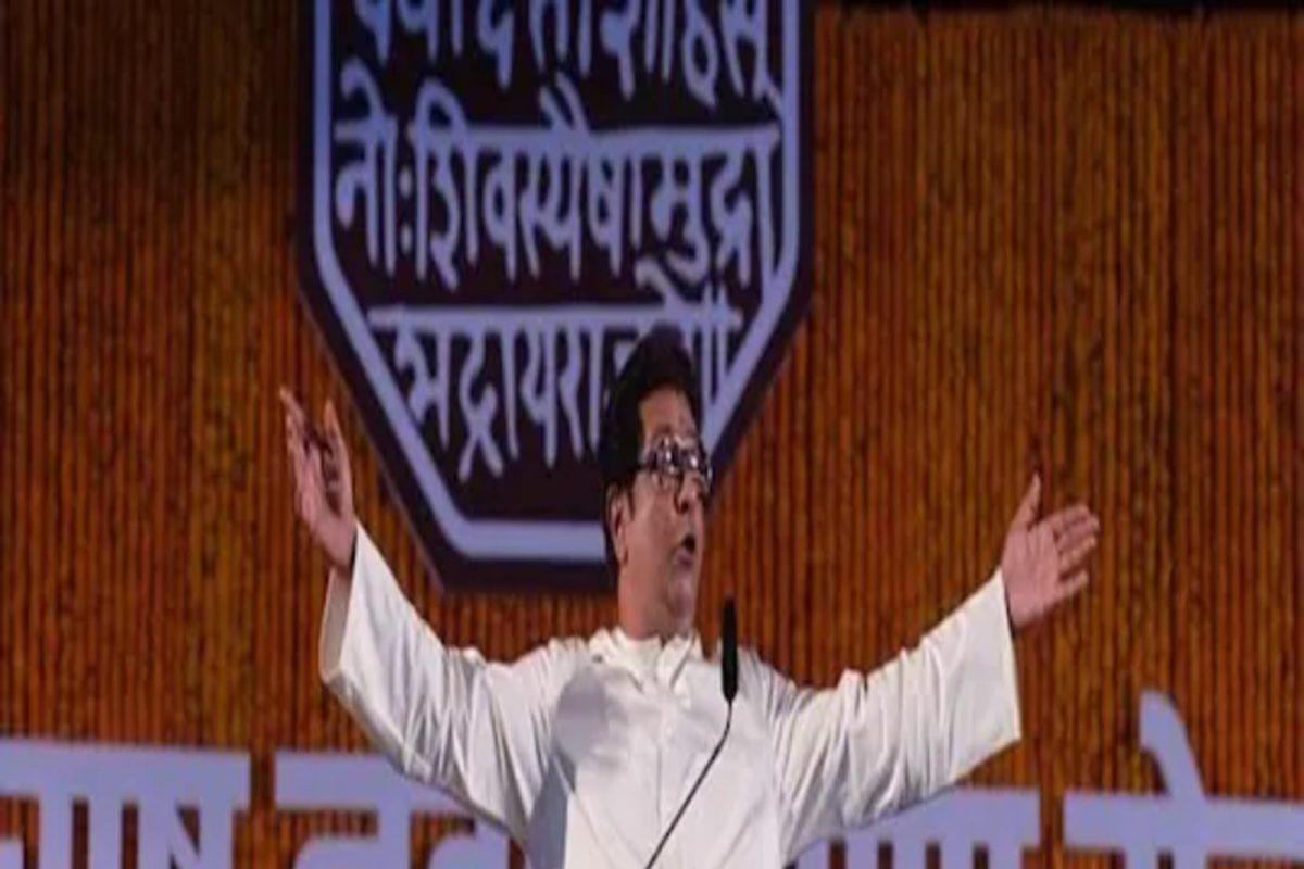 'महाराष्ट्रात फक्त सत्तेचे भोगी', राज ठाकरेंचा मविआ सरकारवर निशाणा तर योगी आदित्यनाथांचे केले कौतुक!