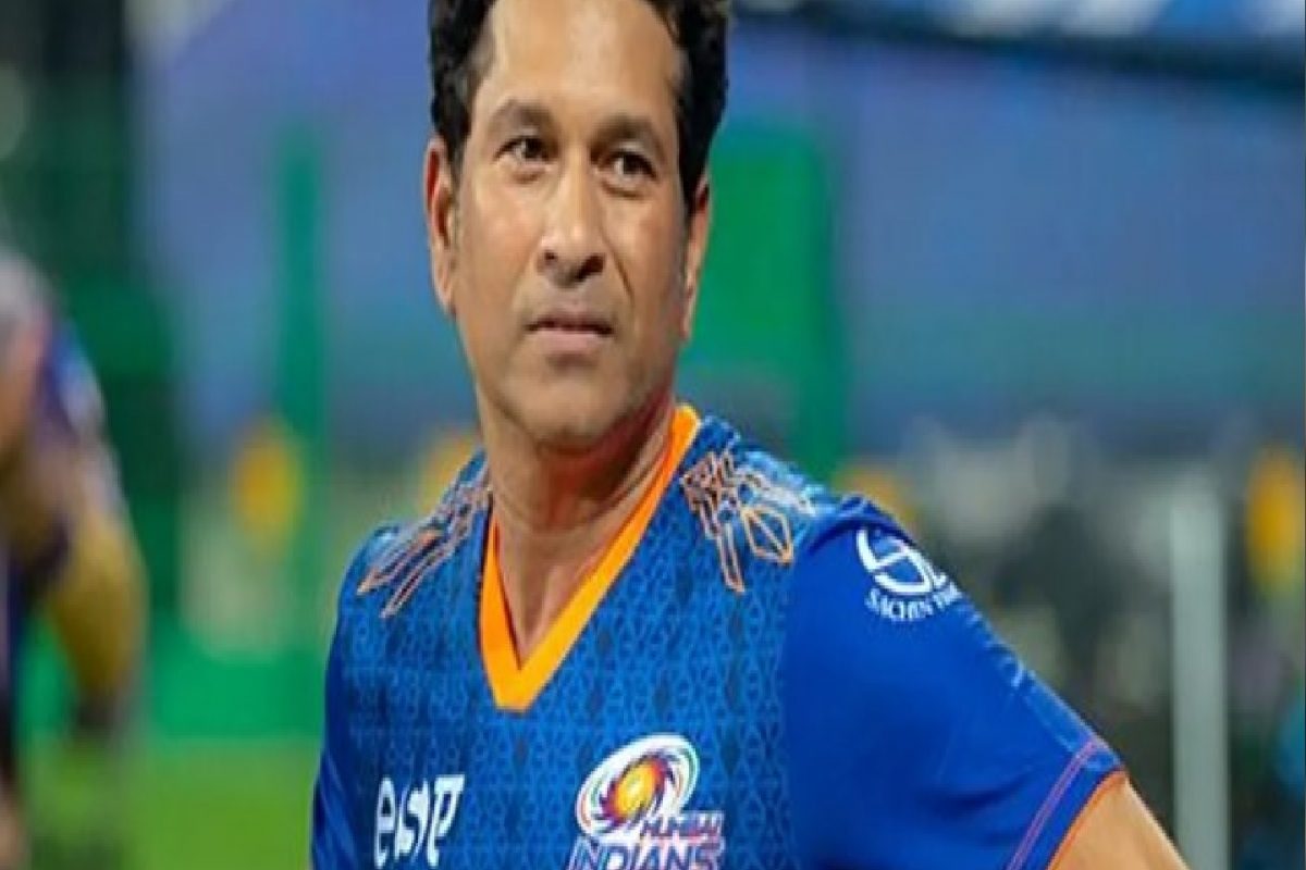IPL 2022 : संकटातील मुंबई इंडियन्ससाठी सचिनची बॅटींग, टीमला दिला खास मंत्र!